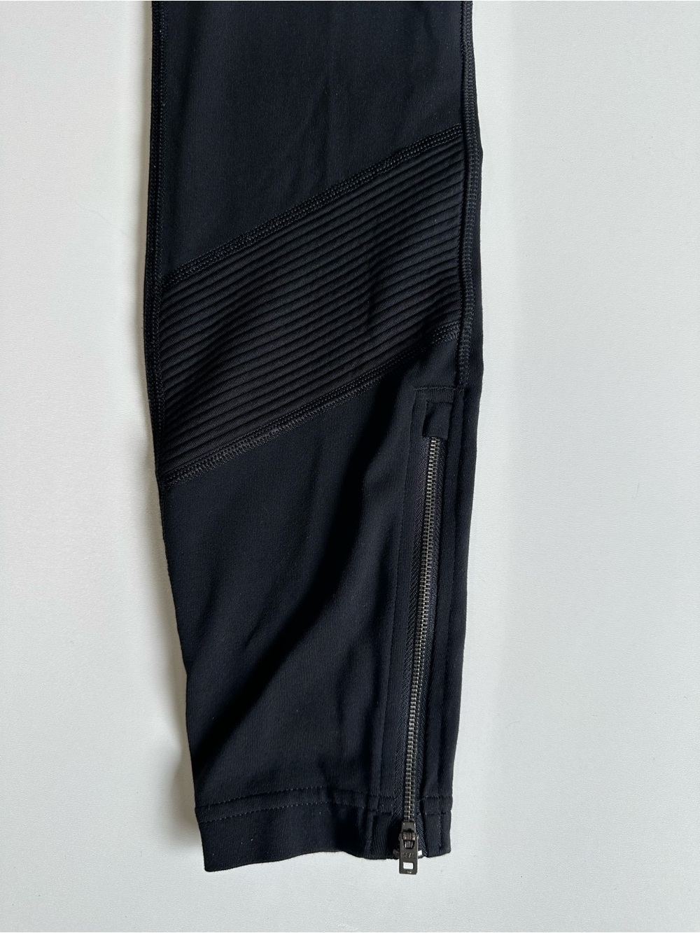 Athleta Delancey Moto Tight Women's Activewear Leggings Sz S - Color Black - Picture 4 of 15